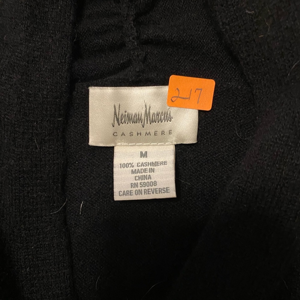 Neiman Marcus black pullover silk/cashmere sweater